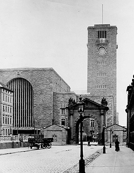 La Porte Royale peu avant sa démolition en 1922