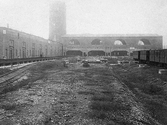 During the preliminary building works, the safety construction can be seen clearly from the outside