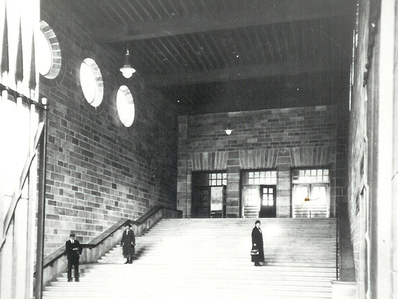 As in the Small Ticket-Hall, the stairs are behind the fassade but in front of the interior