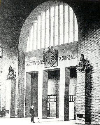 Photo historique de la sortie du milieu dans le hall de cul-en-sac