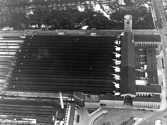 Vue aérienne historique avec l’aile de la poste de caractère cubiste